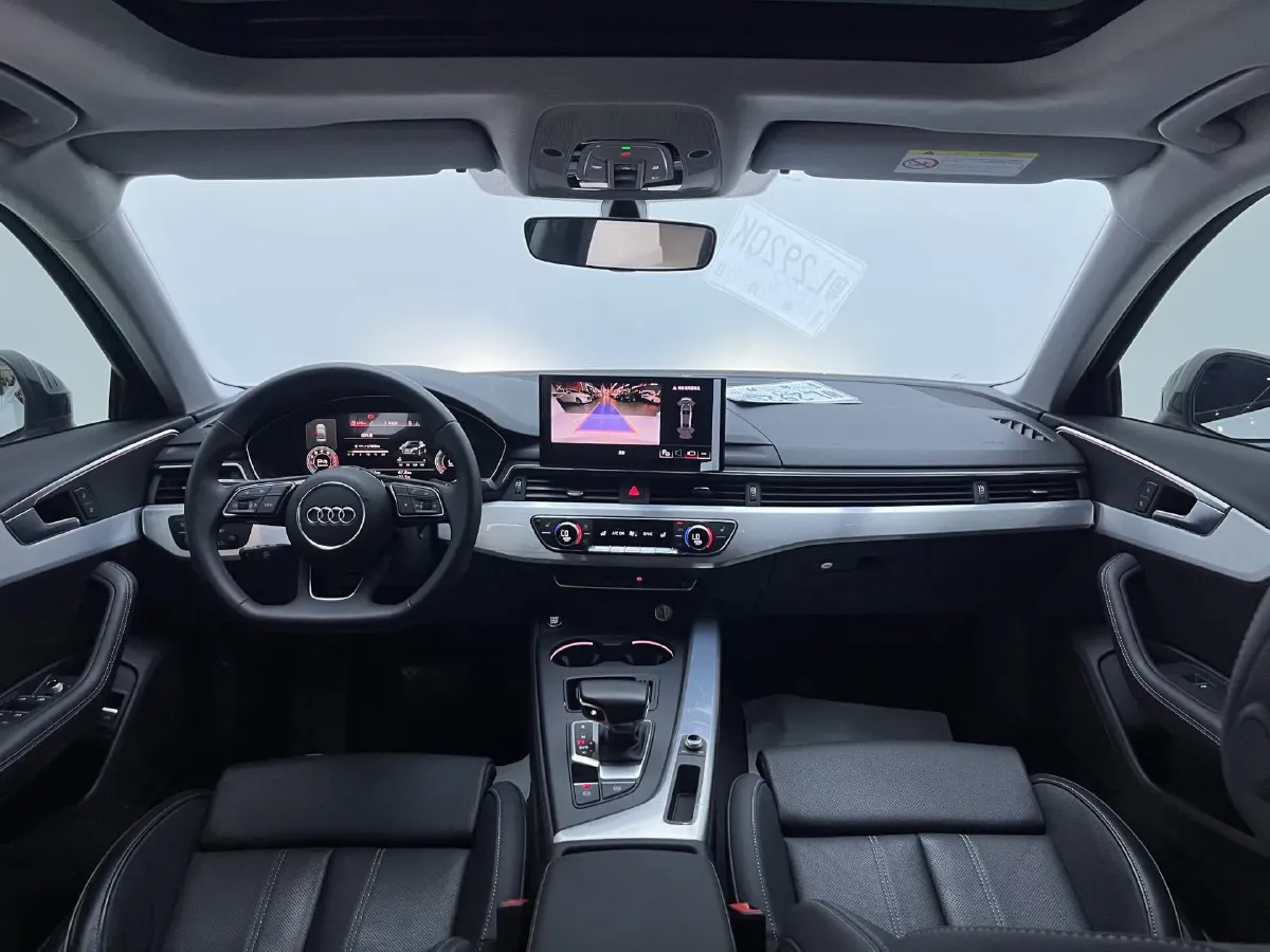 2022 Audi A4L 2.0T 190HP L4 7DCT,autocango,china used car exporter,china ev exporter,chinese used car exporter,chinese used ev exporter