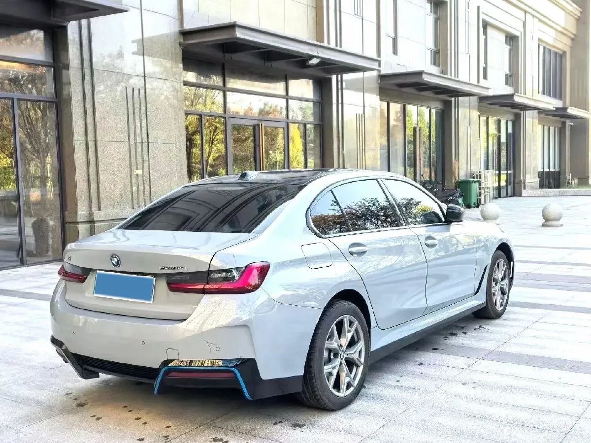 2025 BMW i3 BEV 70KWH,autocango,china used car exporter,china ev exporter,chinese used car exporter,chinese used ev exporter