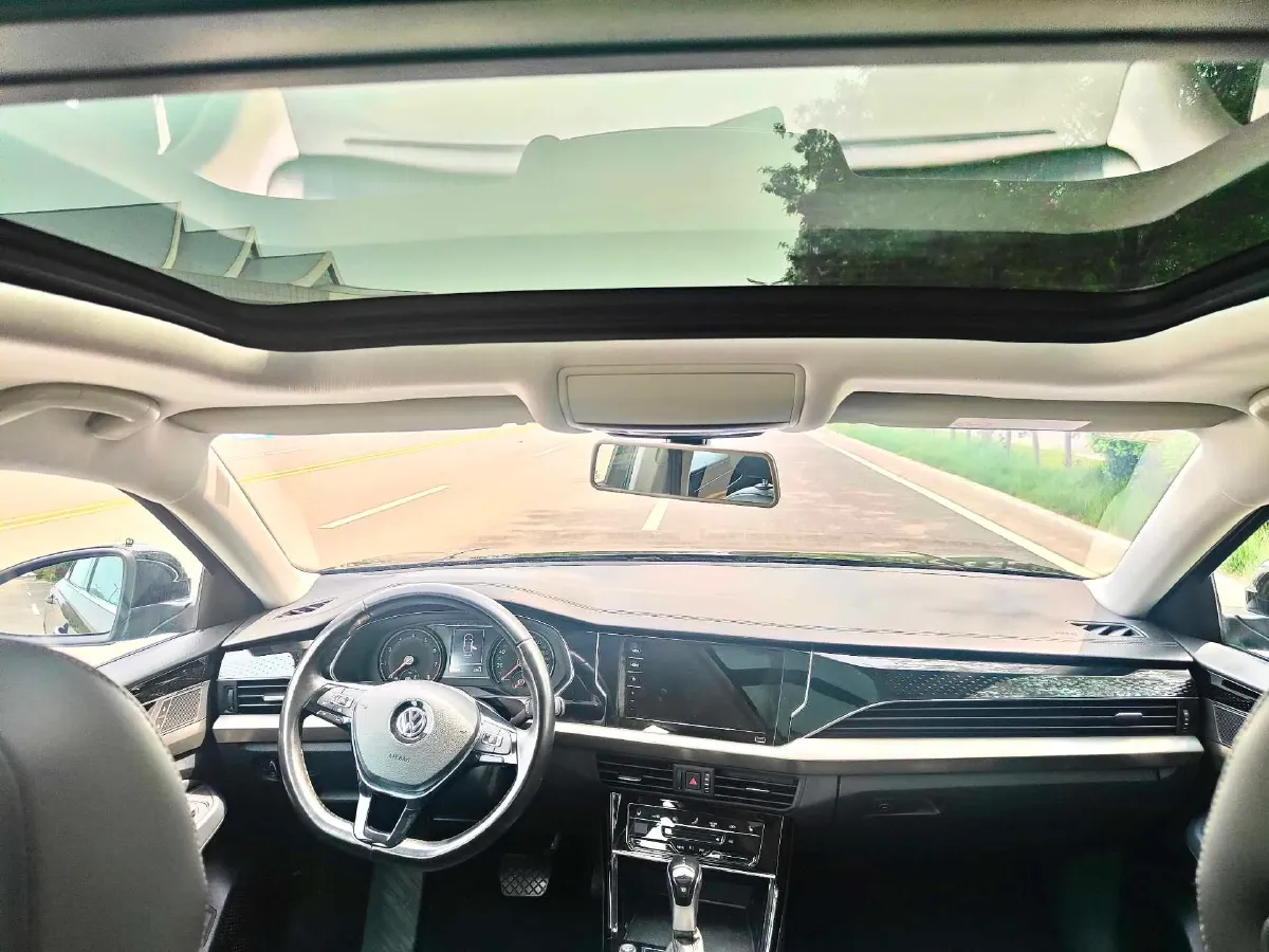 2020 Volkswagen Passat 2.0T 186HP L4 7DCT,autocango,china used car exporter,china ev exporter,chinese used car exporter,chinese used ev exporter