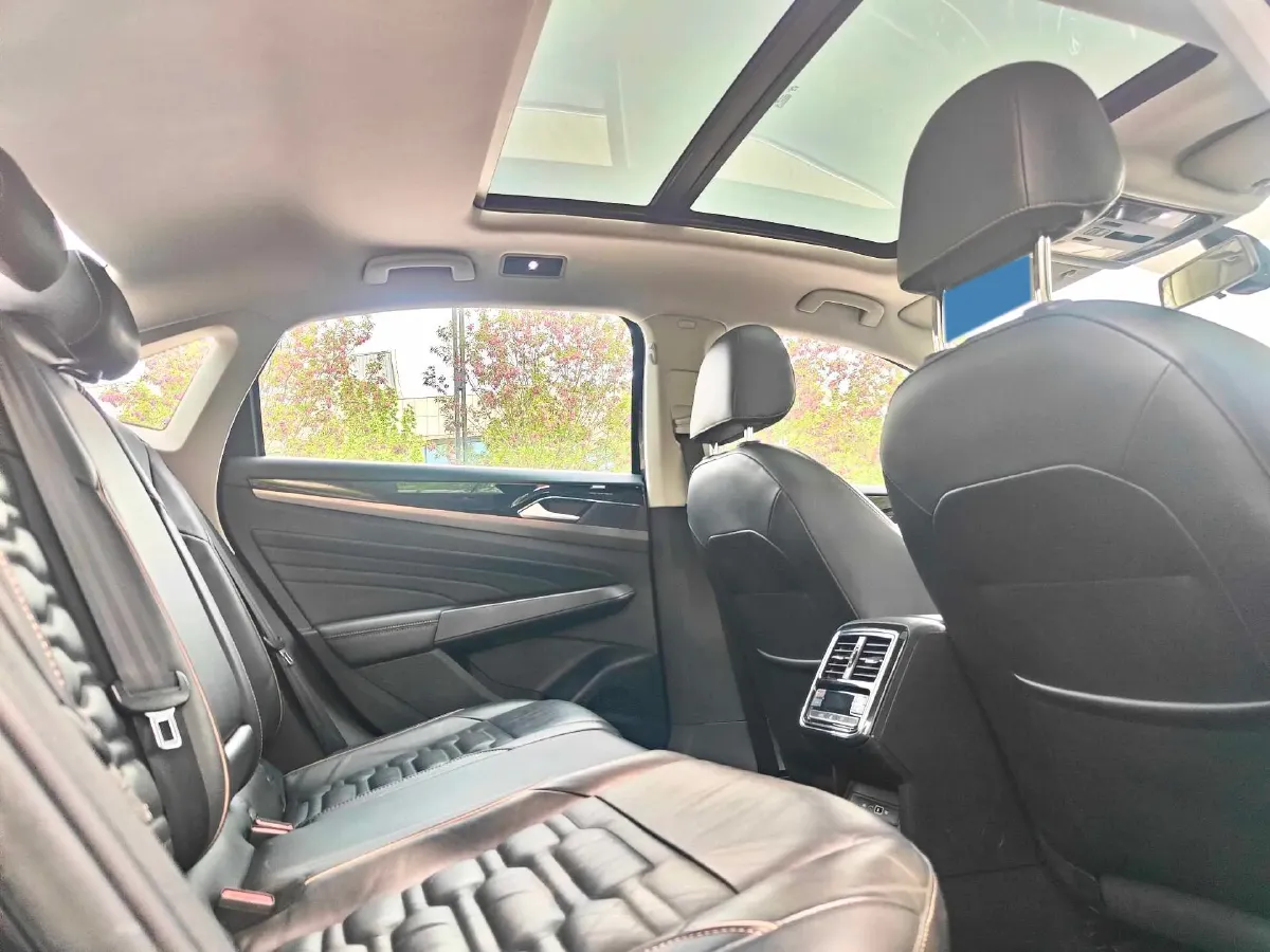 2020 Volkswagen Passat 2.0T 186HP L4 7DCT,autocango,china used car exporter,china ev exporter,chinese used car exporter,chinese used ev exporter