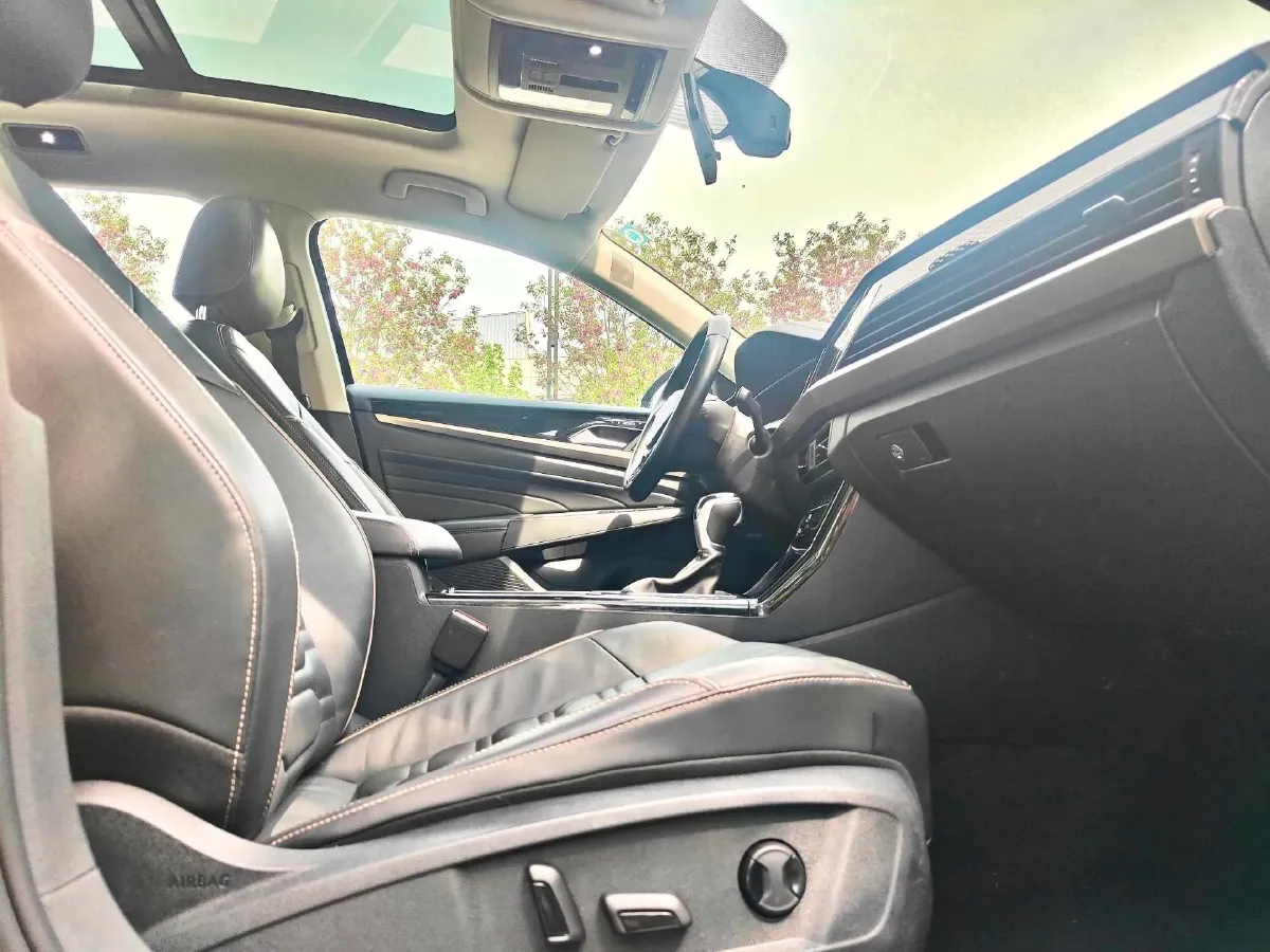 2020 Volkswagen Passat 2.0T 186HP L4 7DCT,autocango,china used car exporter,china ev exporter,chinese used car exporter,chinese used ev exporter