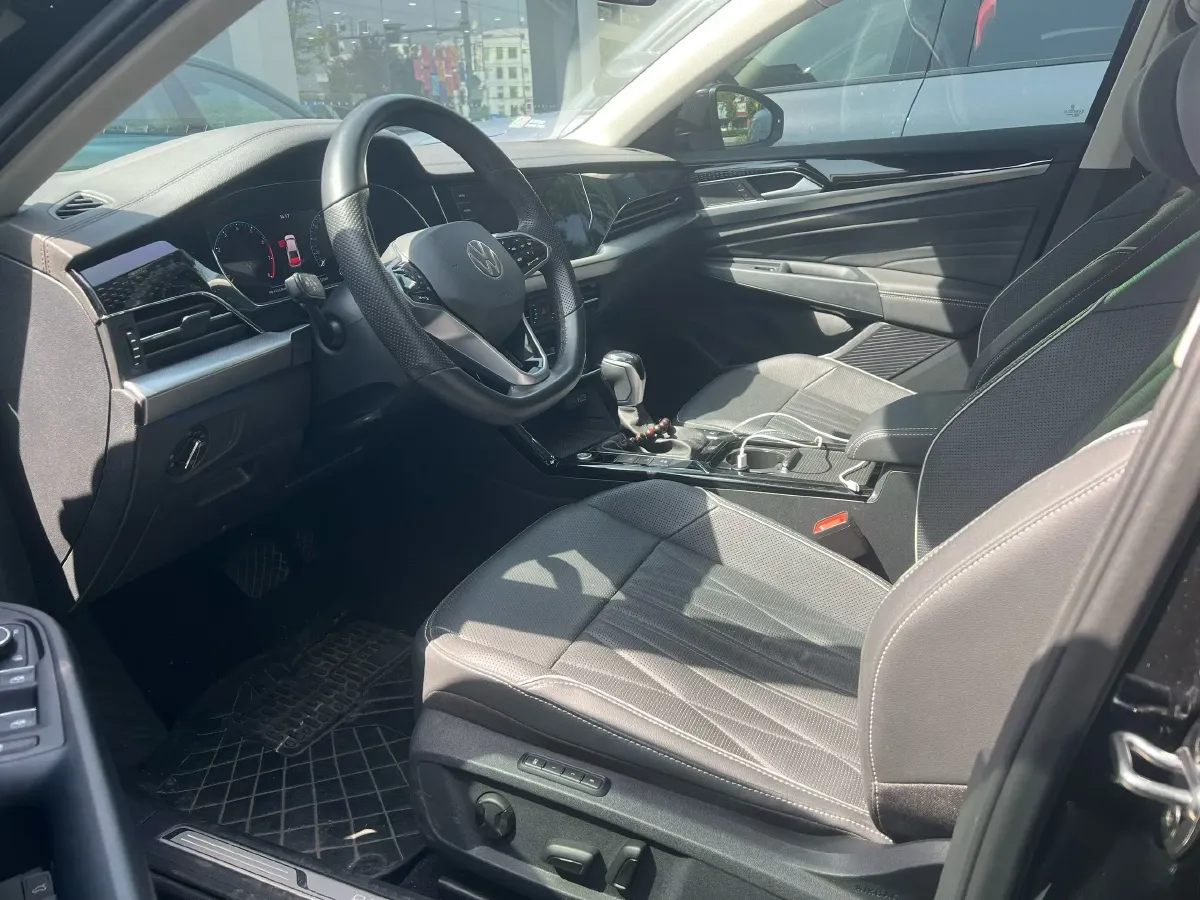 2023 Volkswagen Passat 2.0T 186HP L4 7DCT,autocango,china used car exporter,china ev exporter,chinese used car exporter,chinese used ev exporter