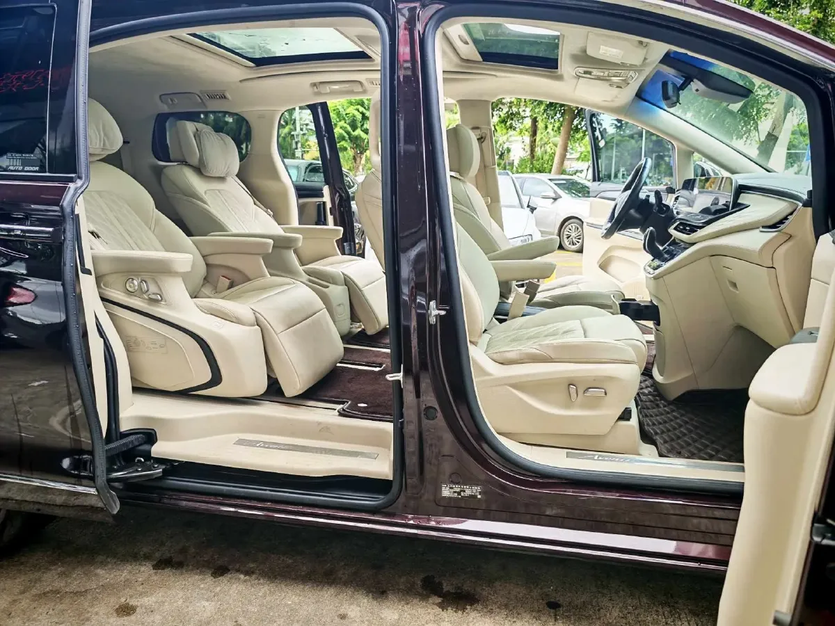2021 Buick GL8 2.0T 237HP L4 9AT,autocango,china used car exporter,china ev exporter,chinese used car exporter,chinese used ev exporter