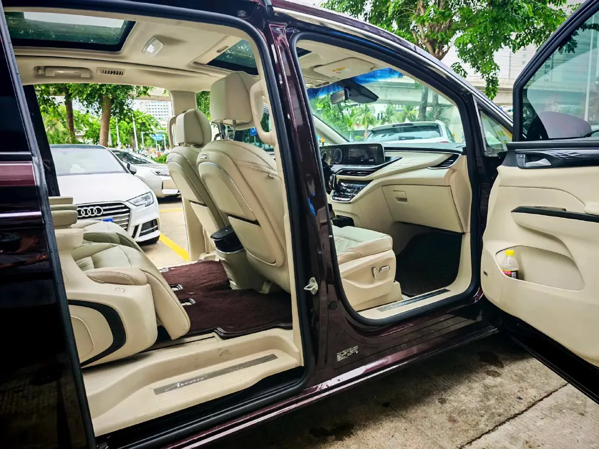 2021 Buick GL8 2.0T 237HP L4 9AT,autocango,china used car exporter,china ev exporter,chinese used car exporter,chinese used ev exporter