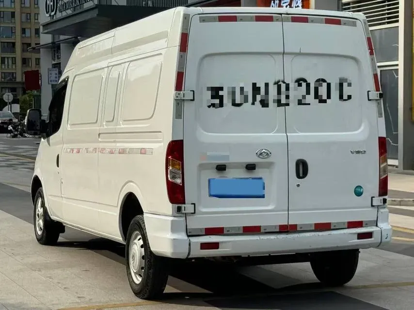 2021 MAXUS XinTu V80 2.0T 139HP L4 6MT,autocango,china used car exporter,china ev exporter,chinese used car exporter,chinese used ev exporter