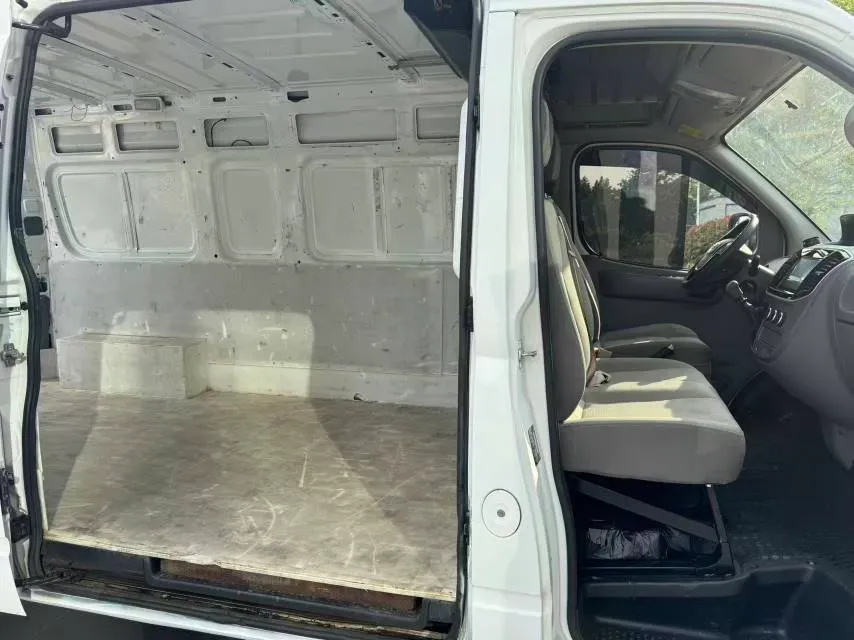 2021 MAXUS XinTu V80 2.0T 139HP L4 6MT,autocango,china used car exporter,china ev exporter,chinese used car exporter,chinese used ev exporter