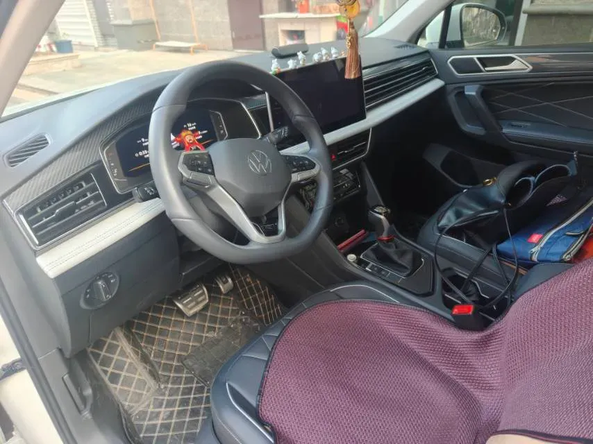 2024 Volkswagen Tiguan L 2.0T 186HP L4 7DCT,autocango,china used car exporter,china ev exporter,chinese used car exporter,chinese used ev exporter