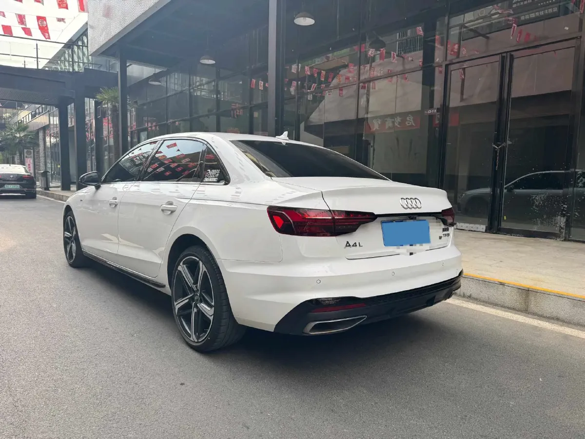 2024 Audi A4L 2.0T 190HP L4 7DCT,autocango,china used car exporter,china ev exporter,chinese used car exporter,chinese used ev exporter