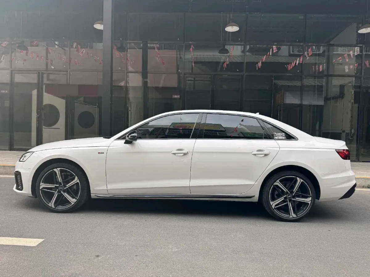 2024 Audi A4L 2.0T 190HP L4 7DCT,autocango,china used car exporter,china ev exporter,chinese used car exporter,chinese used ev exporter