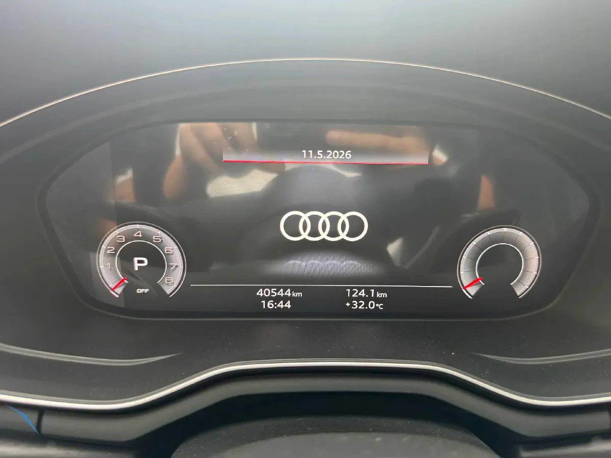 2024 Audi A4L 2.0T 190HP L4 7DCT,autocango,china used car exporter,china ev exporter,chinese used car exporter,chinese used ev exporter