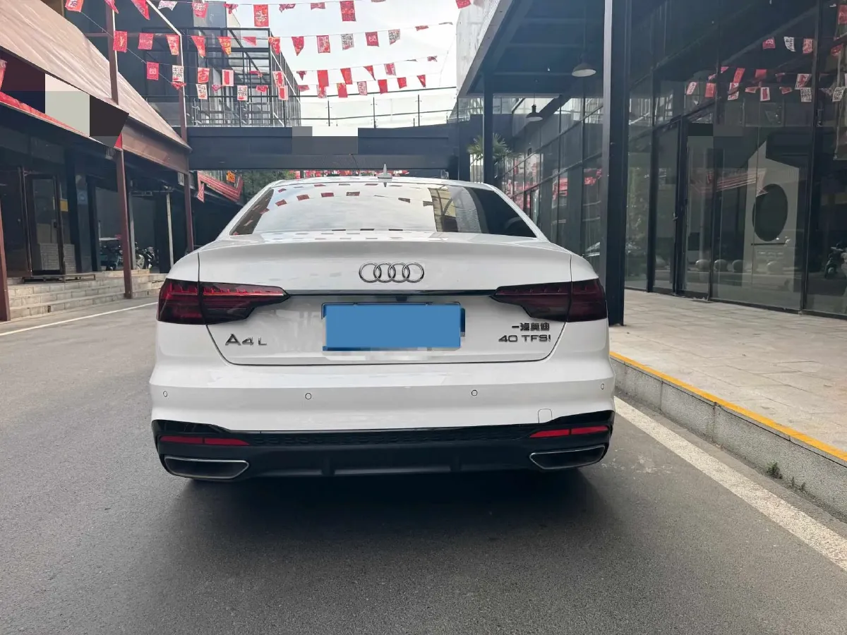 2024 Audi A4L 2.0T 190HP L4 7DCT,autocango,china used car exporter,china ev exporter,chinese used car exporter,chinese used ev exporter