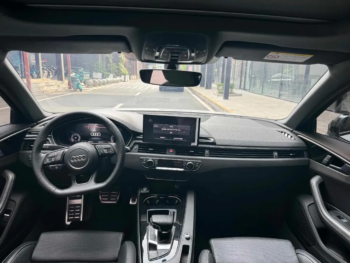 2024 Audi A4L 2.0T 190HP L4 7DCT,autocango,china used car exporter,china ev exporter,chinese used car exporter,chinese used ev exporter