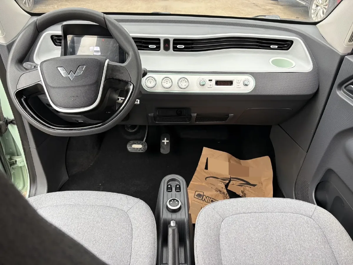 2022 WuLing HongGuang MINI EV BEV 9KWH,autocango,china used car exporter,china ev exporter,chinese used car exporter,chinese used ev exporter