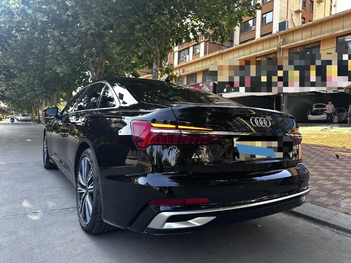 2025 Audi A6L 2.0T 245HP L4 7DCT,autocango,china used car exporter,china ev exporter,chinese used car exporter,chinese used ev exporter