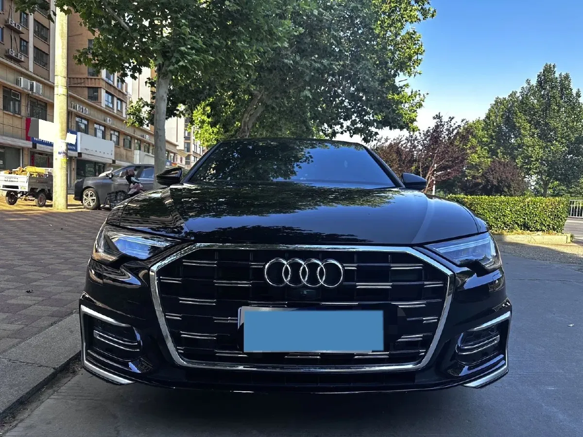 2025 Audi A6L 2.0T 245HP L4 7DCT,autocango,china used car exporter,china ev exporter,chinese used car exporter,chinese used ev exporter