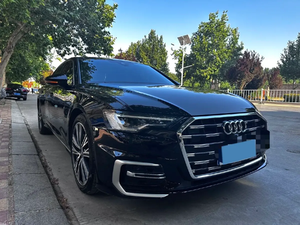 2025 Audi A6L 2.0T 245HP L4 7DCT,autocango,china used car exporter,china ev exporter,chinese used car exporter,chinese used ev exporter