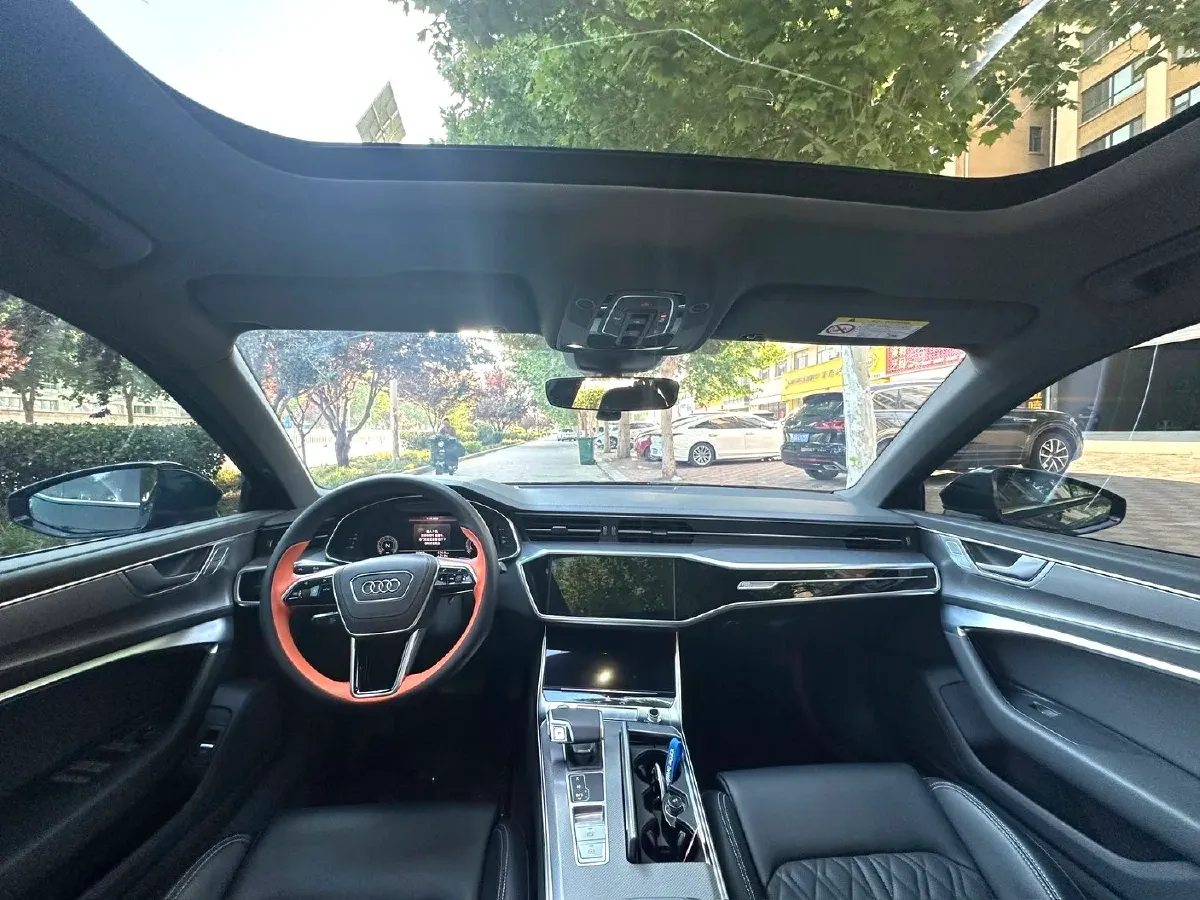 2025 Audi A6L 2.0T 245HP L4 7DCT,autocango,china used car exporter,china ev exporter,chinese used car exporter,chinese used ev exporter