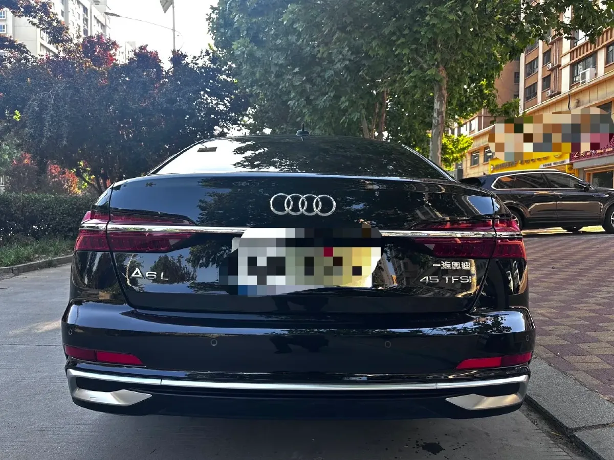 2025 Audi A6L 2.0T 245HP L4 7DCT,autocango,china used car exporter,china ev exporter,chinese used car exporter,chinese used ev exporter
