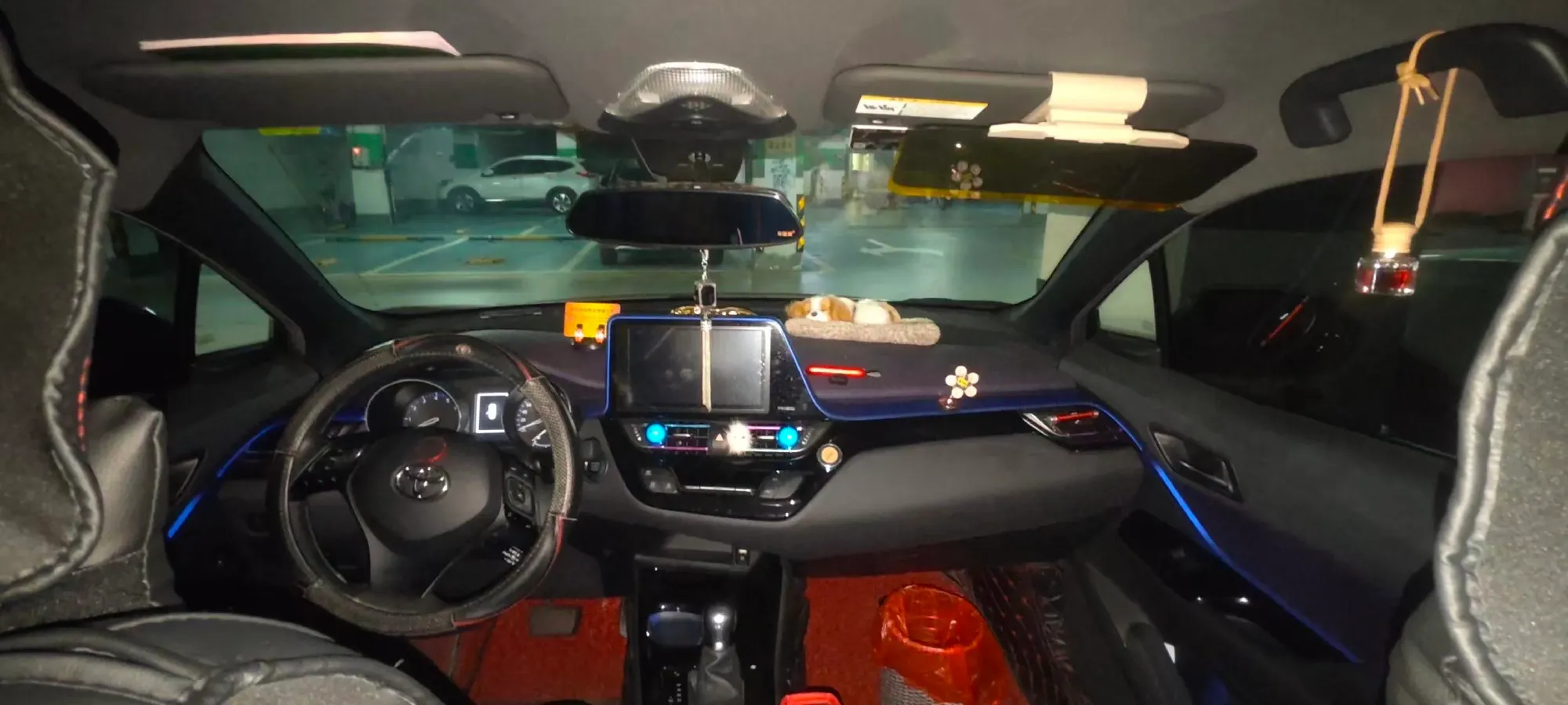 2018 Toyota C-HR 2.0L 171HP L4 CVT,autocango,china used car exporter,china ev exporter,chinese used car exporter,chinese used ev exporter