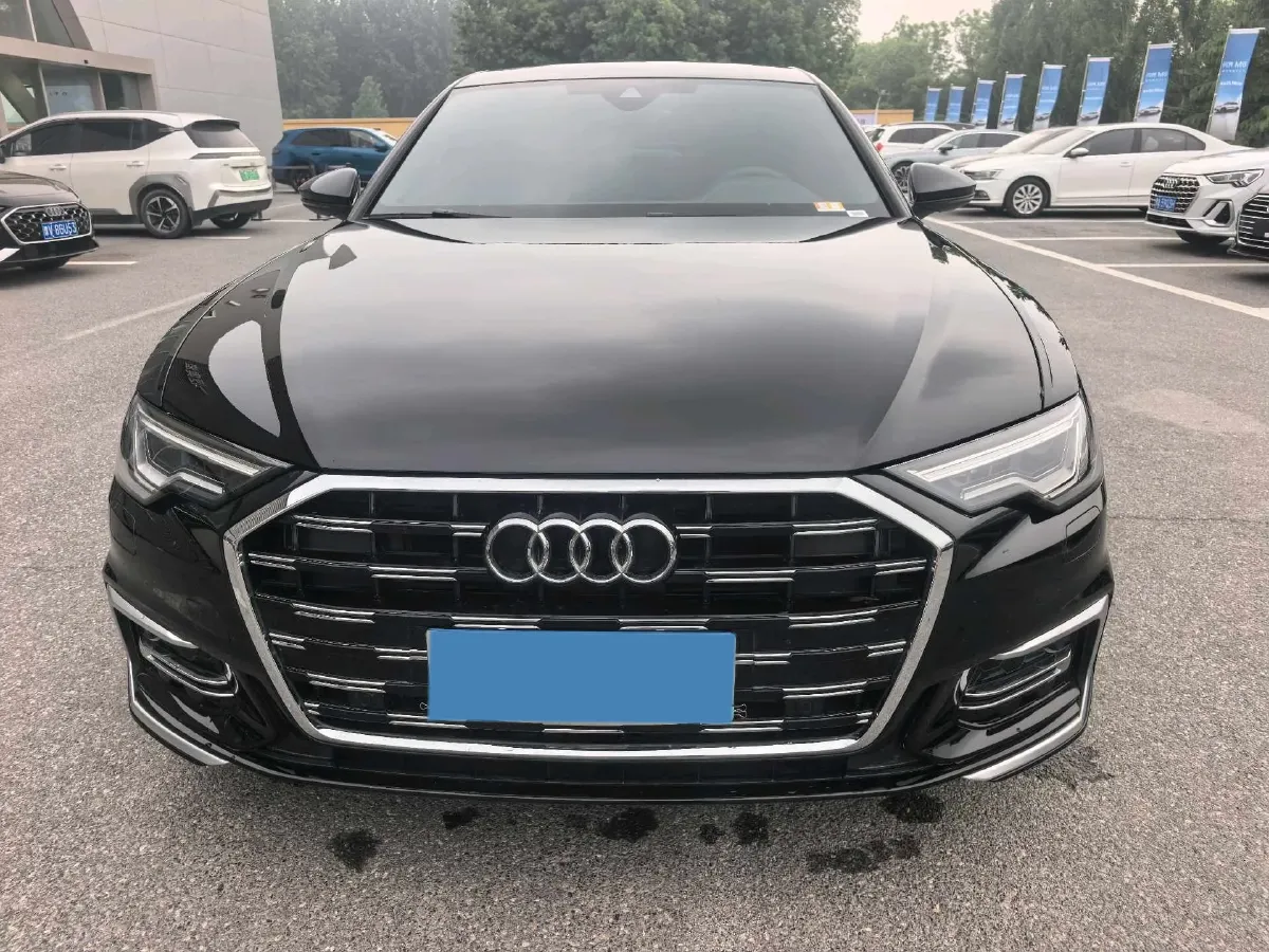 2025 Audi A6L 2.0T 190HP L4 7DCT,autocango,china used car exporter,china ev exporter,chinese used car exporter,chinese used ev exporter