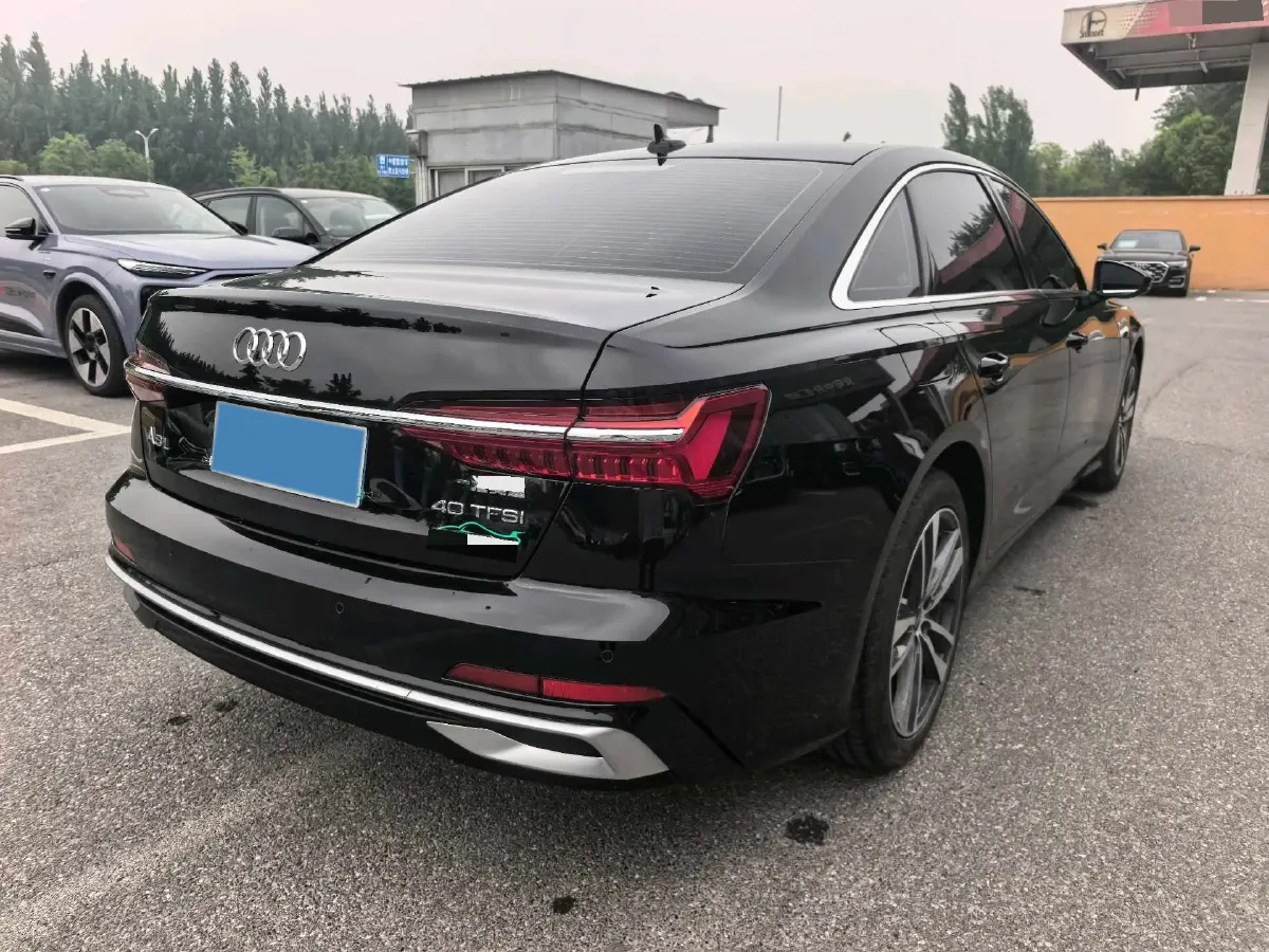 2025 Audi A6L 2.0T 190HP L4 7DCT,autocango,china used car exporter,china ev exporter,chinese used car exporter,chinese used ev exporter