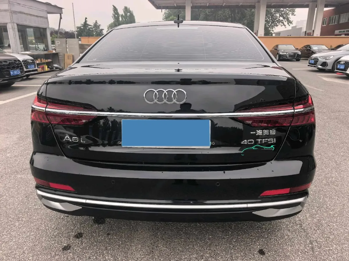 2025 Audi A6L 2.0T 190HP L4 7DCT,autocango,china used car exporter,china ev exporter,chinese used car exporter,chinese used ev exporter