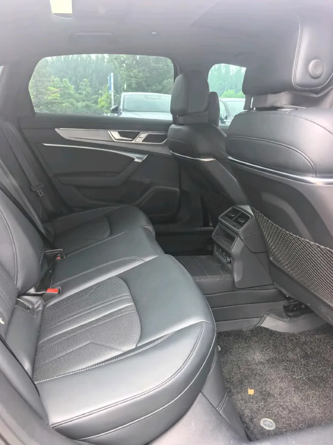 2025 Audi A6L 2.0T 190HP L4 7DCT,autocango,china used car exporter,china ev exporter,chinese used car exporter,chinese used ev exporter