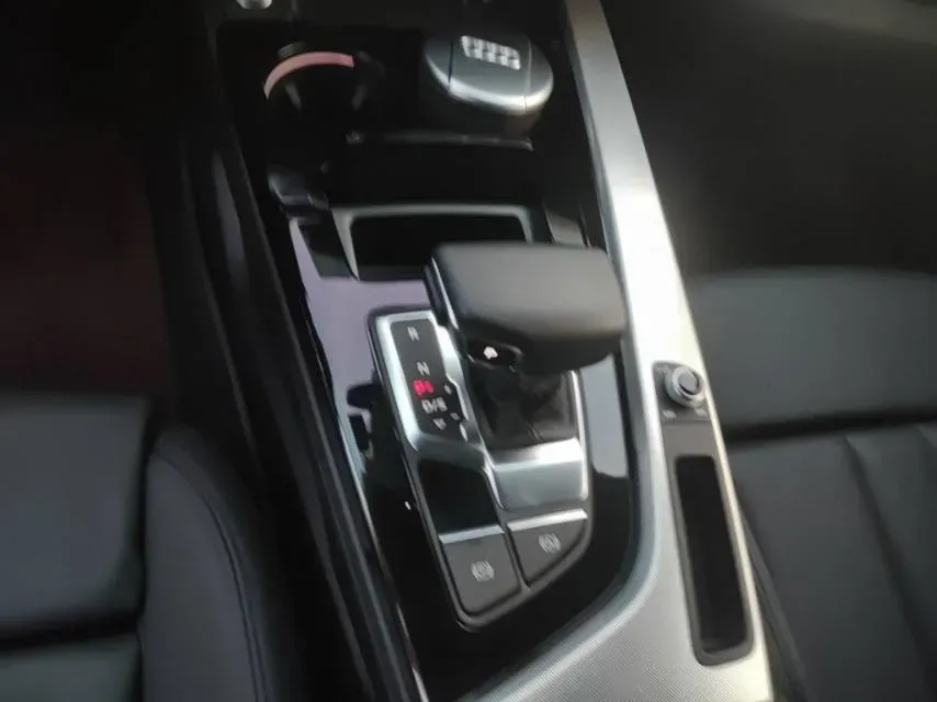2022 Audi A5 2.0T 204HP L4 7DCT,autocango,china used car exporter,china ev exporter,chinese used car exporter,chinese used ev exporter
