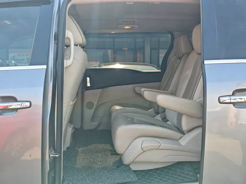 2021 Buick GL8 2.0T 237HP L4 9AT,autocango,china used car exporter,china ev exporter,chinese used car exporter,chinese used ev exporter