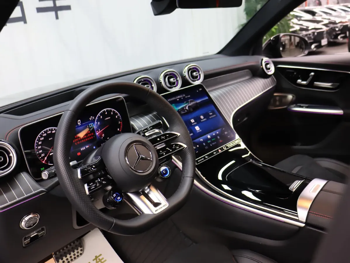 2024 Mercedes-Benz GLC AMG 2.0T 421HP L4 9AT,autocango,china used car exporter,china ev exporter,chinese used car exporter,chinese used ev exporter