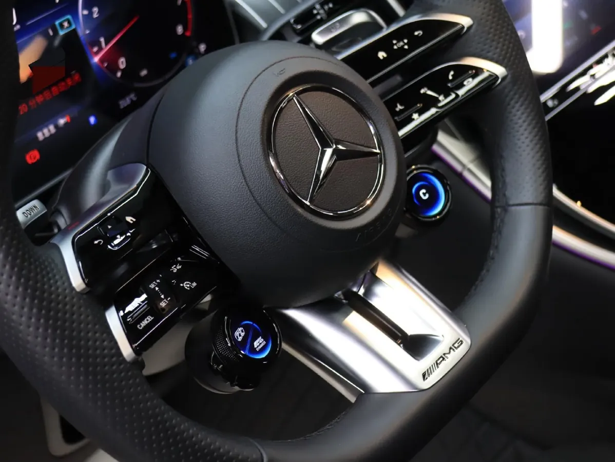 2024 Mercedes-Benz GLC AMG 2.0T 421HP L4 9AT,autocango,china used car exporter,china ev exporter,chinese used car exporter,chinese used ev exporter