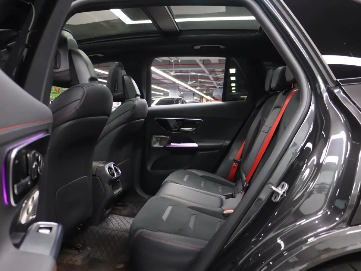 2024 Mercedes-Benz GLC AMG 2.0T 421HP L4 9AT,autocango,china used car exporter,china ev exporter,chinese used car exporter,chinese used ev exporter