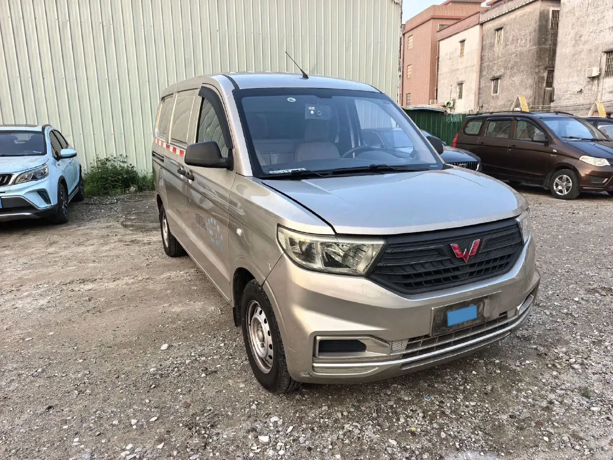 2019 WuLing HongGuang V 1.5L 99HP L4 6MT,autocango,china used car exporter,china ev exporter,chinese used car exporter,chinese used ev exporter