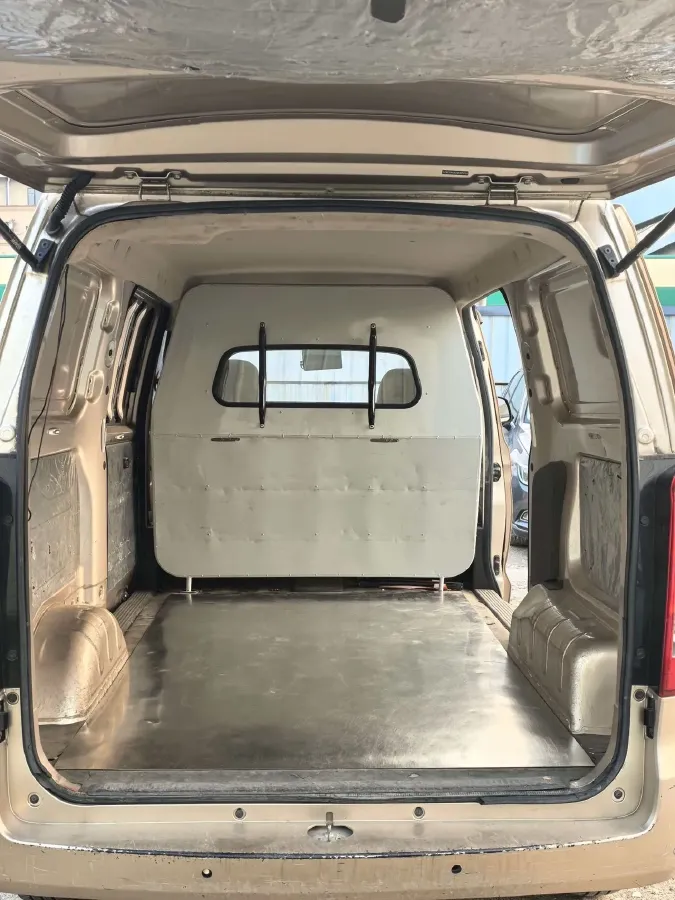 2019 WuLing HongGuang V 1.5L 99HP L4 6MT,autocango,china used car exporter,china ev exporter,chinese used car exporter,chinese used ev exporter