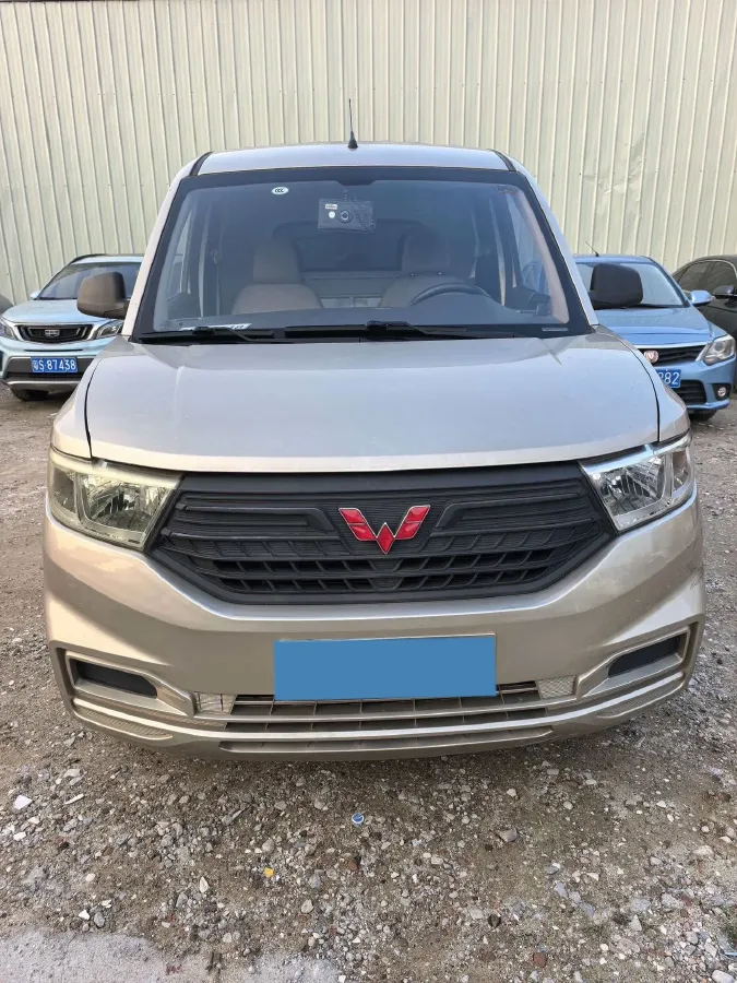 2019 WuLing HongGuang V 1.5L 99HP L4 6MT,autocango,china used car exporter,china ev exporter,chinese used car exporter,chinese used ev exporter