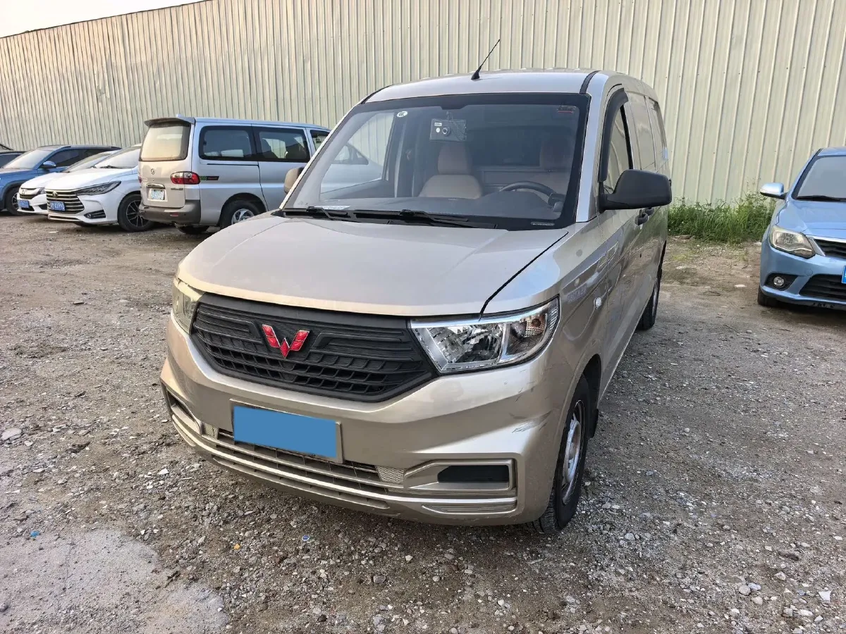 2019 WuLing HongGuang V 1.5L 99HP L4 6MT,autocango,china used car exporter,china ev exporter,chinese used car exporter,chinese used ev exporter