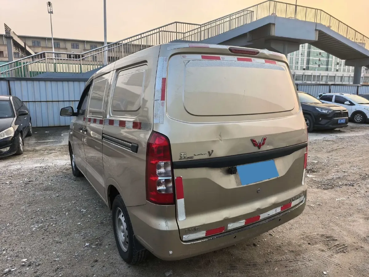 2019 WuLing HongGuang V 1.5L 99HP L4 6MT,autocango,china used car exporter,china ev exporter,chinese used car exporter,chinese used ev exporter