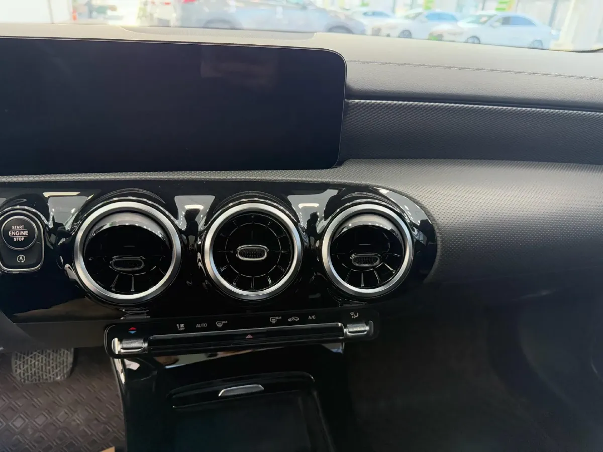 2023 Mercedes-Benz A Class 1.3T 136HP L4 7DCT,autocango,china used car exporter,china ev exporter,chinese used car exporter,chinese used ev exporter