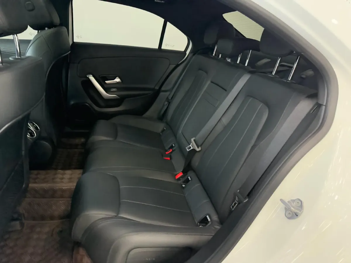 2023 Mercedes-Benz A Class 1.3T 136HP L4 7DCT,autocango,china used car exporter,china ev exporter,chinese used car exporter,chinese used ev exporter