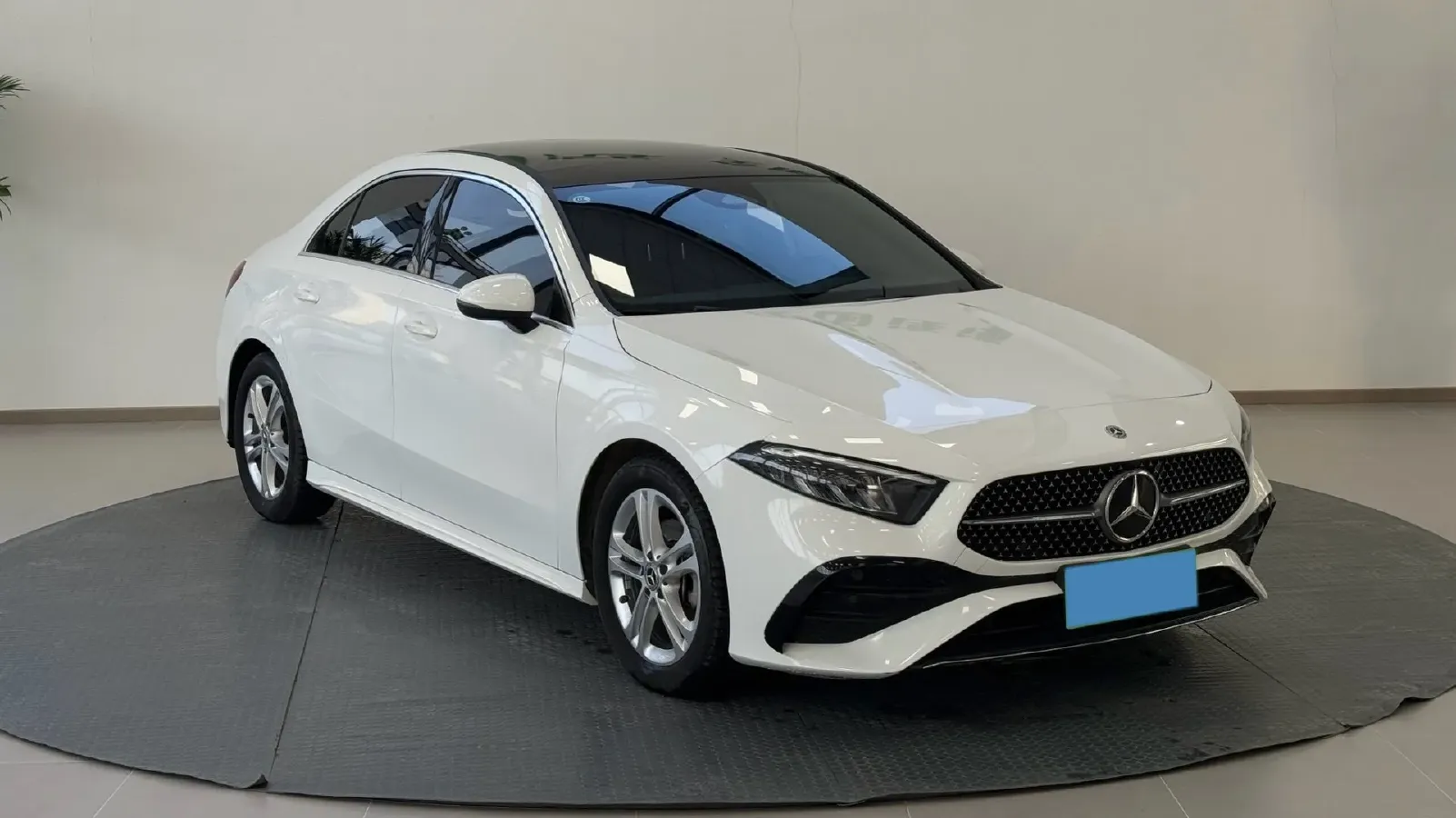2023 Mercedes-Benz A Class 1.3T 136HP L4 7DCT,autocango,china used car exporter,china ev exporter,chinese used car exporter,chinese used ev exporter