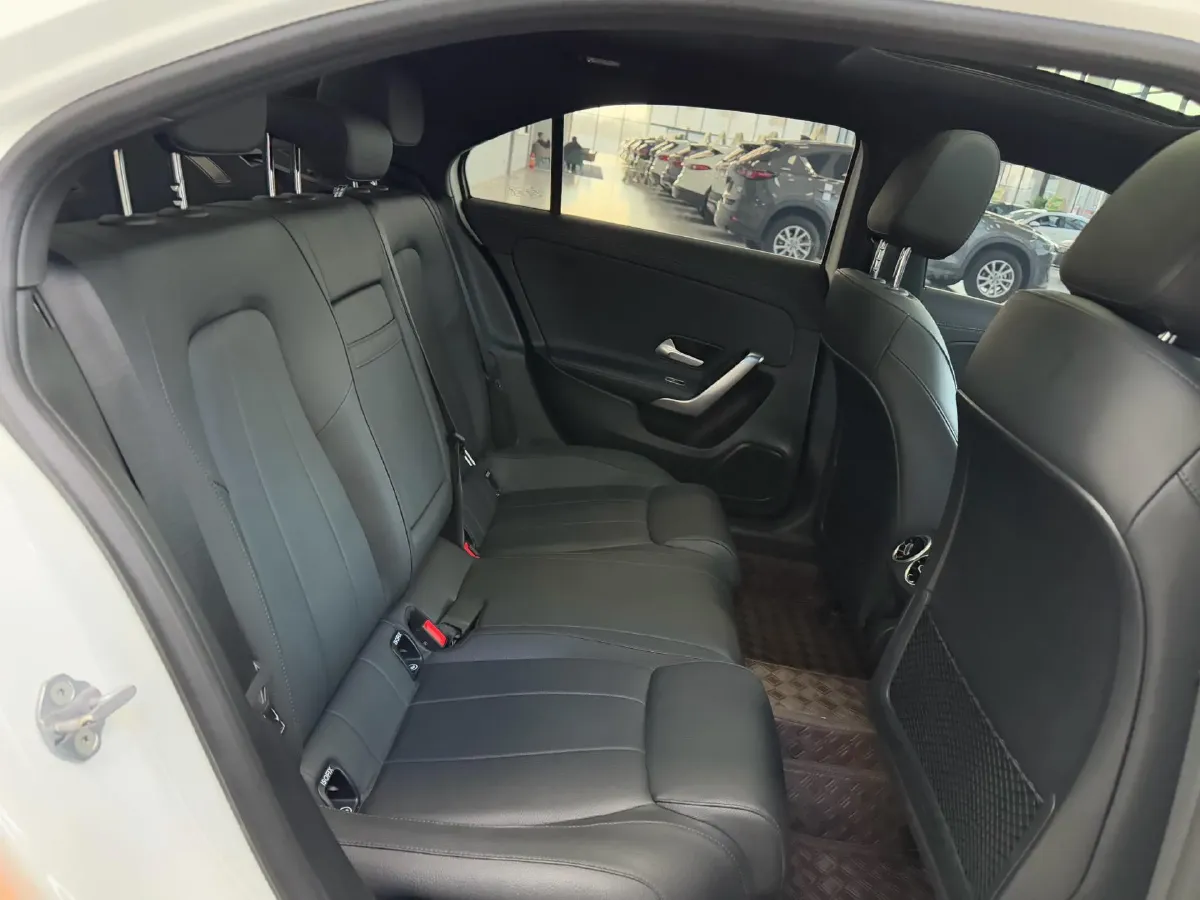2023 Mercedes-Benz A Class 1.3T 136HP L4 7DCT,autocango,china used car exporter,china ev exporter,chinese used car exporter,chinese used ev exporter