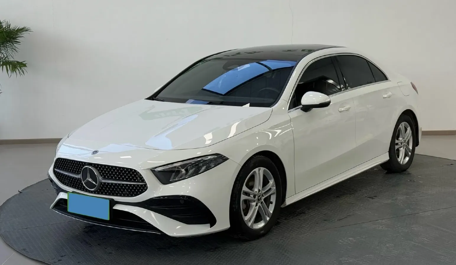 2023 Mercedes-Benz A Class 1.3T 136HP L4 7DCT,autocango,china used car exporter,china ev exporter,chinese used car exporter,chinese used ev exporter