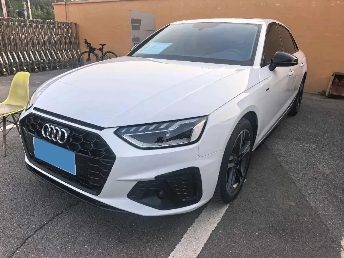 2022 Audi A4L 2.0T 190HP L4 7DCT,autocango,china used car exporter,china ev exporter,chinese used car exporter,chinese used ev exporter