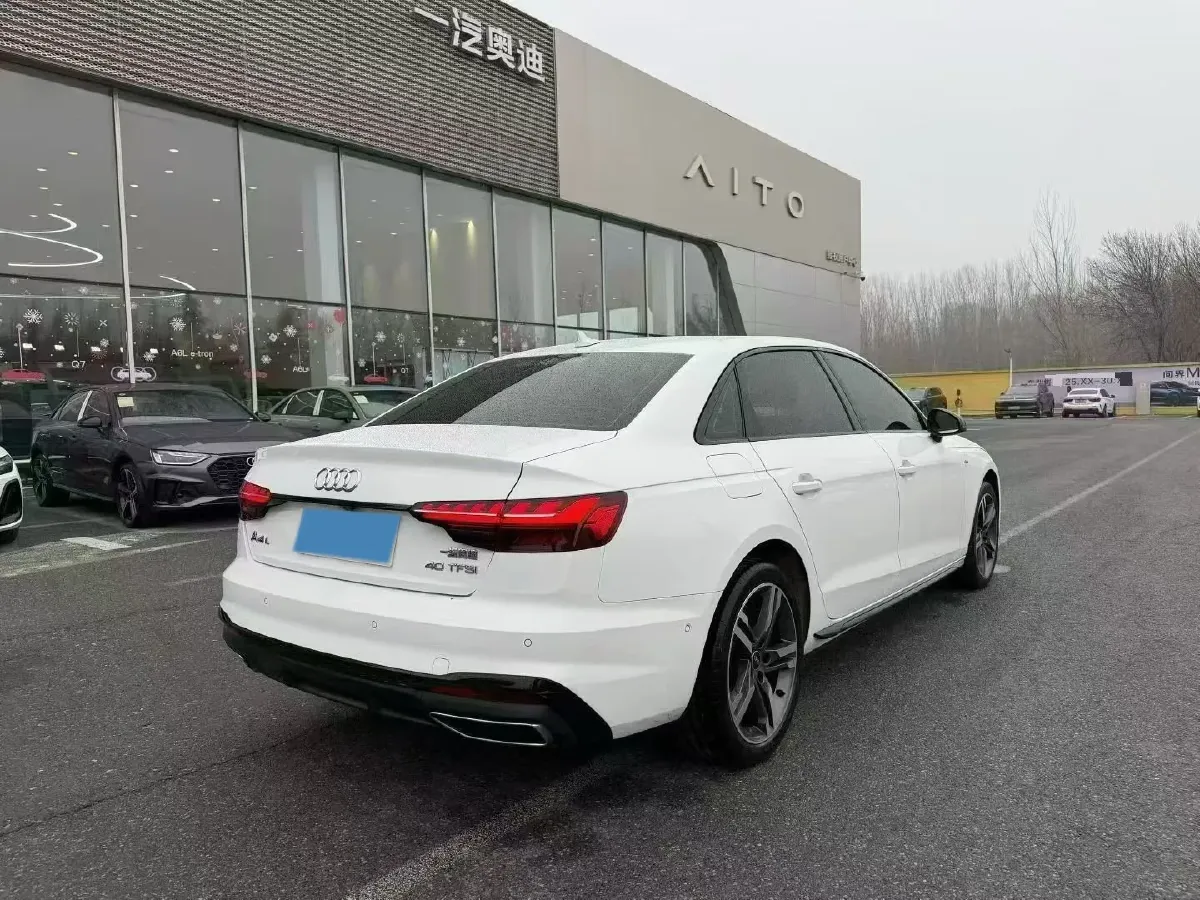 2022 Audi A4L 2.0T 190HP L4 7DCT,autocango,china used car exporter,china ev exporter,chinese used car exporter,chinese used ev exporter