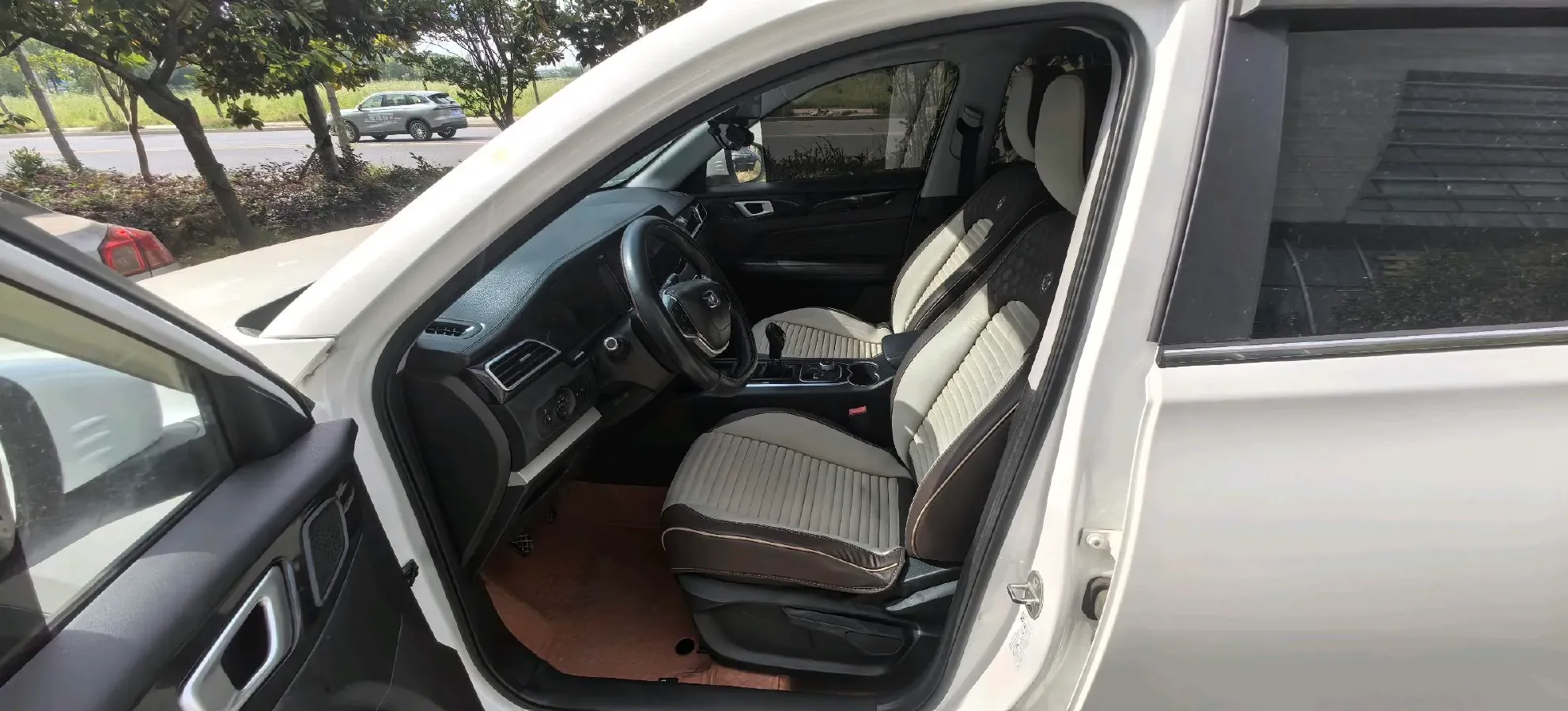 2020 KaiYi XuanJie 1.5L 116HP L4 5MT,autocango,china used car exporter,china ev exporter,chinese used car exporter,chinese used ev exporter