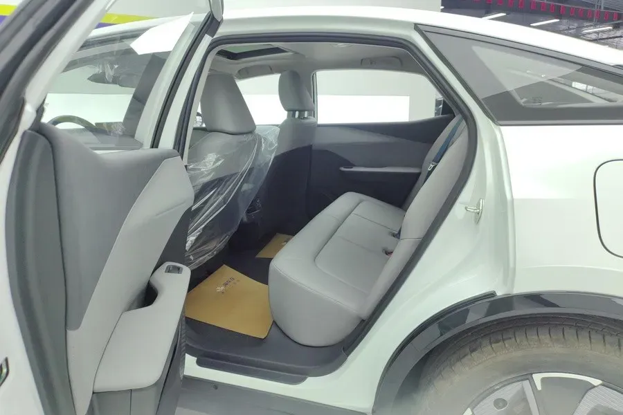 2024 Toyota bZ3 BEV 49.92KWH,autocango,china used car exporter,china ev exporter,chinese used car exporter,chinese used ev exporter