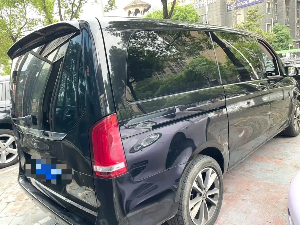 2021 Mercedes-Benz V Class 2.0T 211HP L4 9AT,autocango,china used car exporter,china ev exporter,chinese used car exporter,chinese used ev exporter