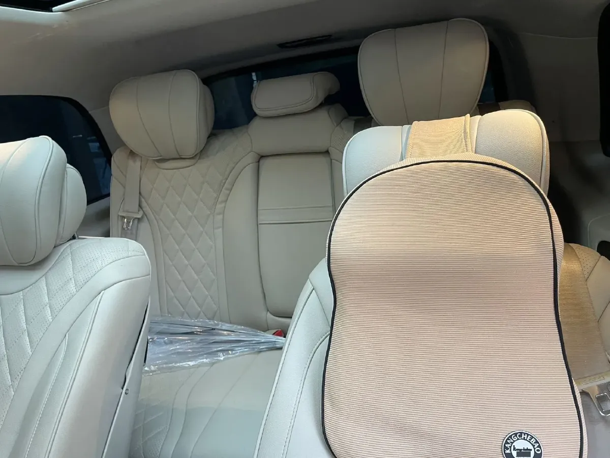 2021 Mercedes-Benz V Class 2.0T 211HP L4 9AT,autocango,china used car exporter,china ev exporter,chinese used car exporter,chinese used ev exporter