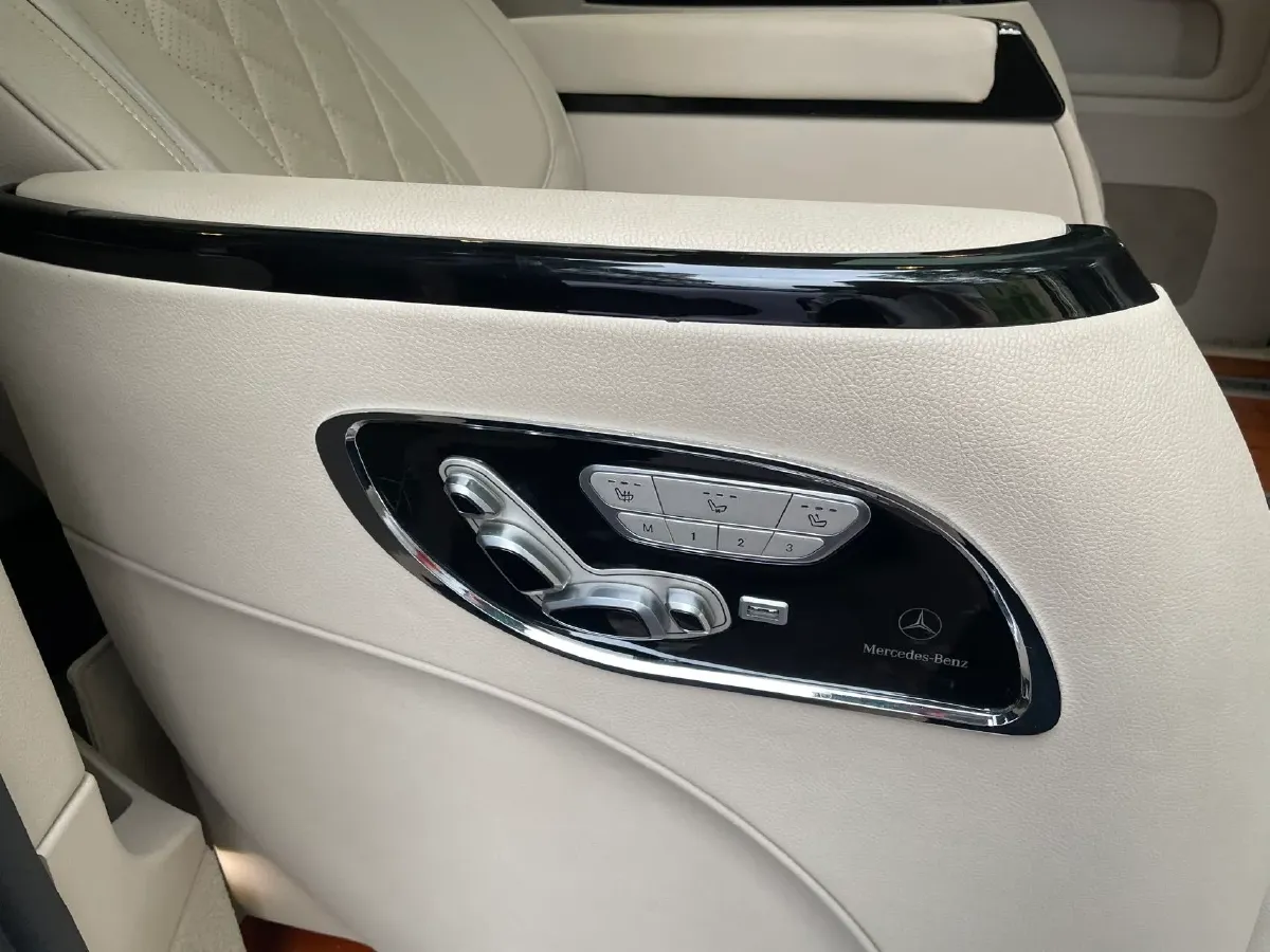 2021 Mercedes-Benz V Class 2.0T 211HP L4 9AT,autocango,china used car exporter,china ev exporter,chinese used car exporter,chinese used ev exporter