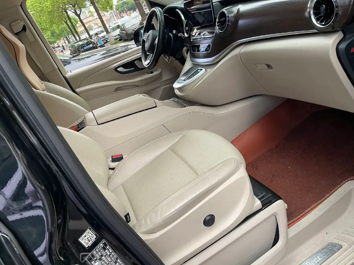 2021 Mercedes-Benz V Class 2.0T 211HP L4 9AT,autocango,china used car exporter,china ev exporter,chinese used car exporter,chinese used ev exporter